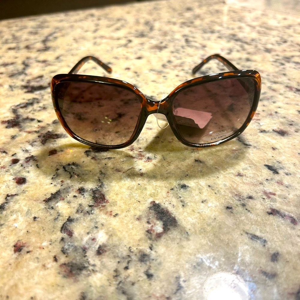 Woman’s sunglasses